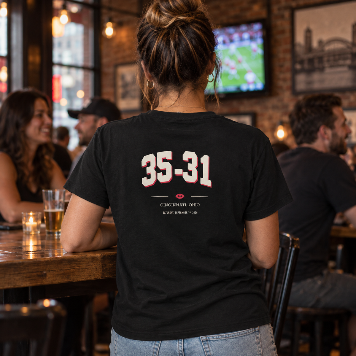 Cincinnati 35-31 lifestyle V5 - collegiate-women-back-bar